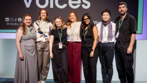 Nilaya, SAY Women and other volunteers posing together for the photo